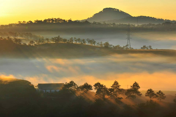 Da Lat city’s fascinating beauty at sunrise